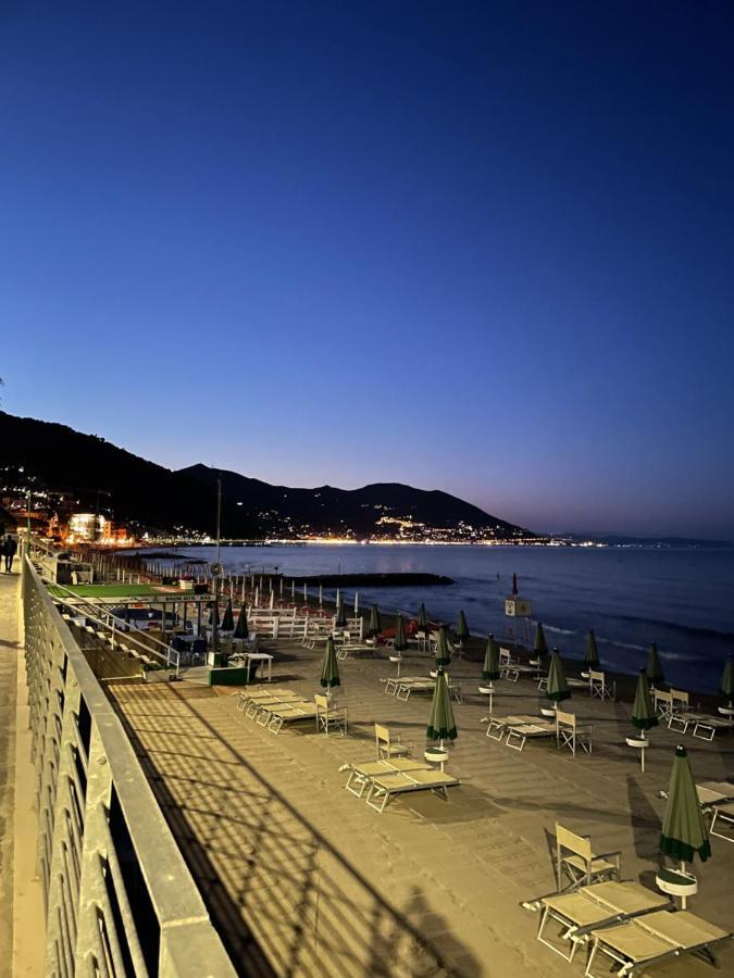 Hotel Del Golfo Laigueglia Eksteriør billede